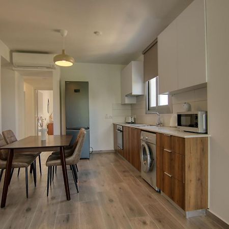 Phaedrus Living Coral Suites Aura Larnaca Exteriör bild