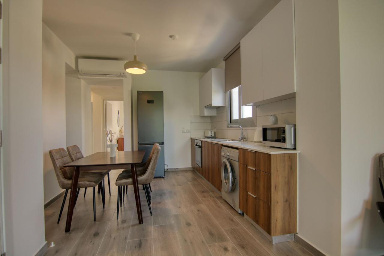 Phaedrus Living Coral Suites Aura Larnaca Exteriör bild