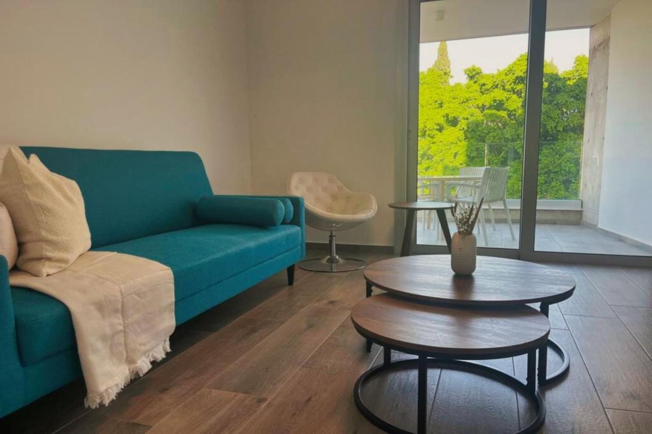 Phaedrus Living Coral Suites Aura Larnaca Exteriör bild