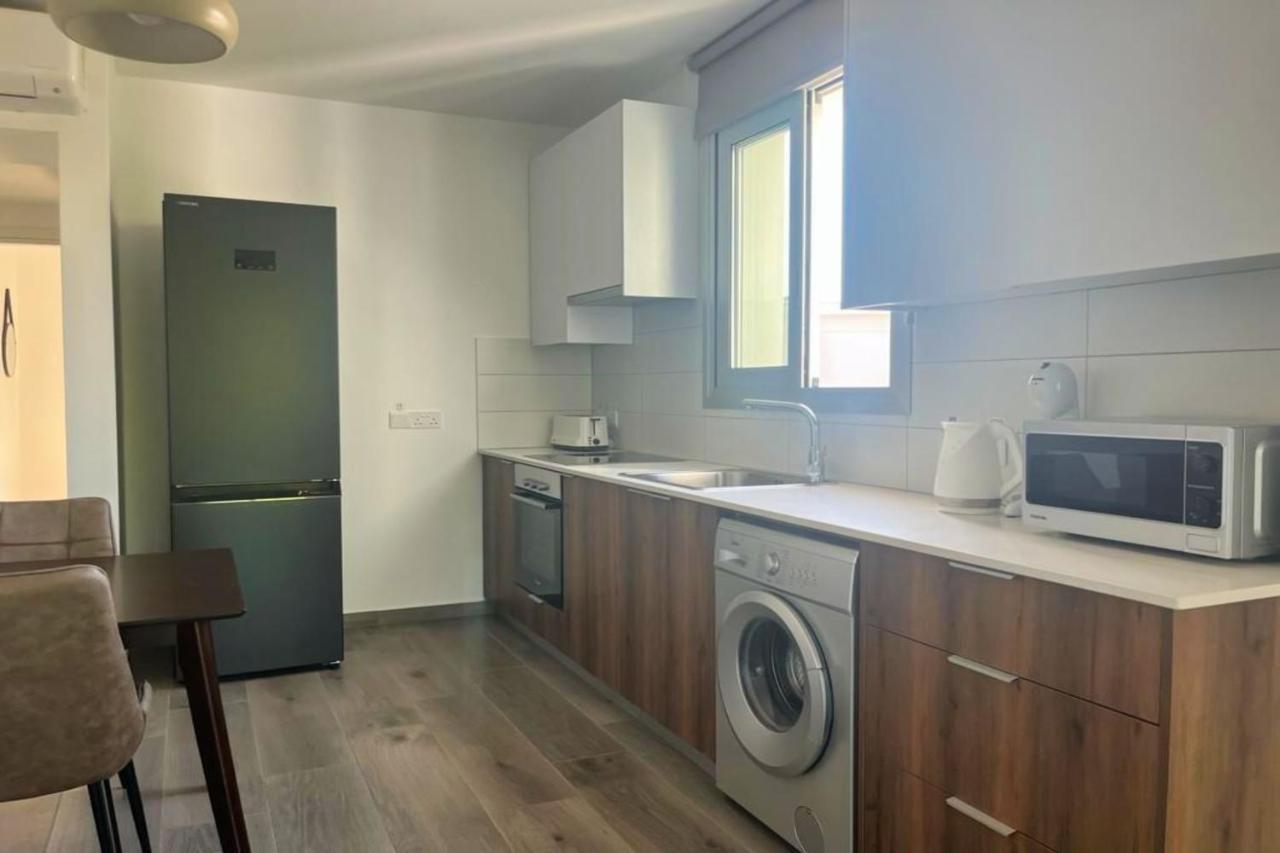 Phaedrus Living Coral Suites Aura Larnaca Exteriör bild